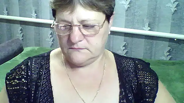 Snapshot of ElzaJewel chatting on September 17, 4:03 am ElzaJewel online show from September 17, 4:03 am