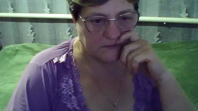 Snapshot of ElzaJewel chatting on October 12, 7:29 am ElzaJewel online show from October 12, 7:29 am