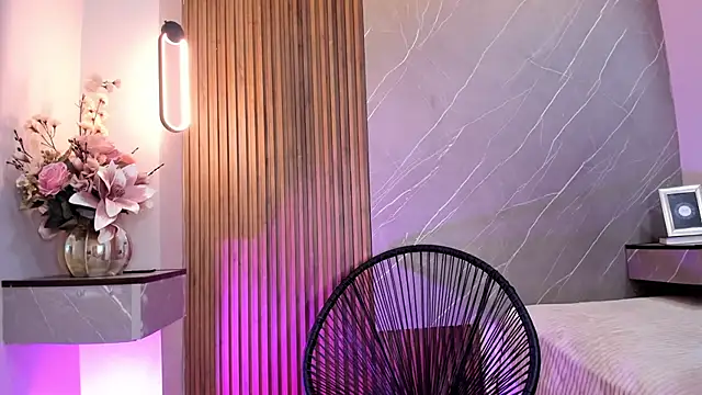 ariana jhonson1 online show from February 20, 12:57 pm