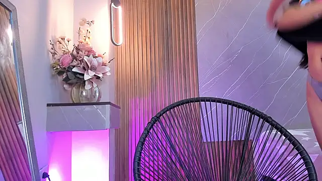 ariana jhonson1 online show from March 12, 12:47 pm