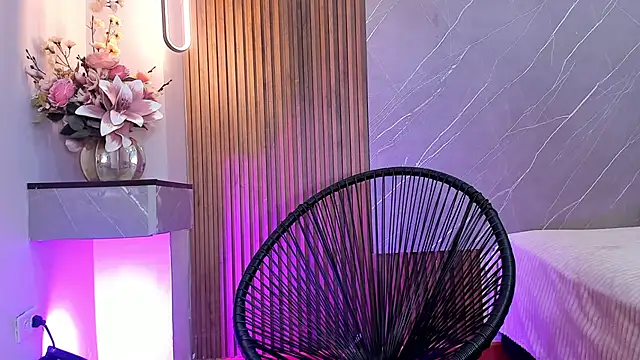 ariana jhonson1 online show from March 14, 12:40 pm