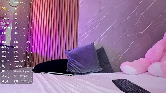 ariana jhonson1 online show from September 26, 12:53 pm