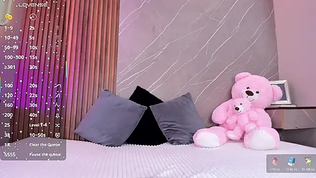 ariana jhonson1 online show from October 6, 12:35 pm