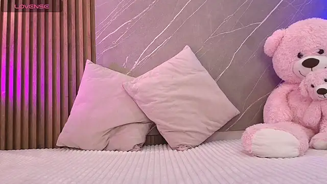 ariana jhonson1 online show from February 25, 12:15 pm