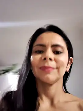 Snapshot of hema_gold chatting on February 6, 11:48 pm hema gold online show from February 6, 11:48 pm