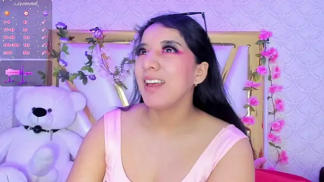 Snapshot of BeccaMathew chatting on November 23, 1:49 am BeccaMathew online show from November 23, 1:49 am