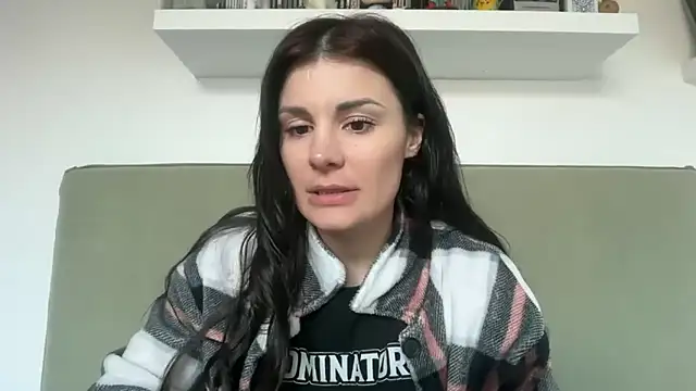 Snapshot of Petitecookie chatting on April 5, 5:21 pm Petitecookie online show from April 5, 5:21 pm