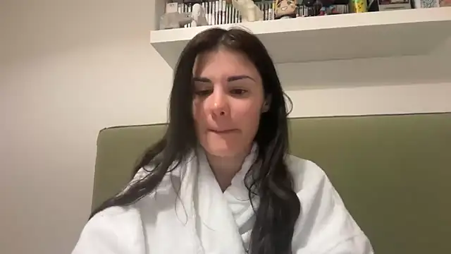 Snapshot of Petitecookie chatting on April 15, 8:20 pm Petitecookie online show from April 15, 8:20 pm