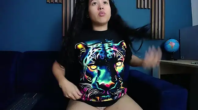 Snapshot of ema_abby chatting on February 19, 4:23 am ema abby online show from February 19, 4:23 am