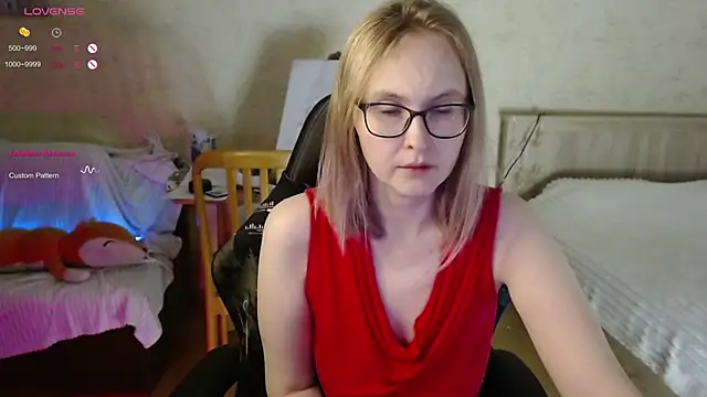 Snapshot of Agatha_Mott chatting on October 25, 5:15 am Agatha Mott online show from October 25, 5:15 am