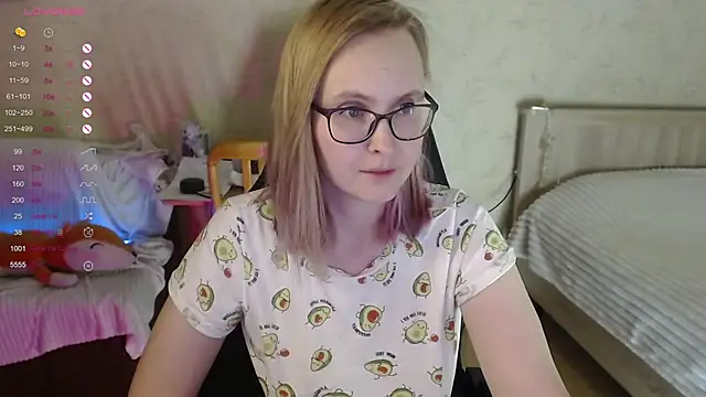 Snapshot of Agatha_Mott chatting on October 31, 3:07 am Agatha Mott online show from October 31, 3:07 am