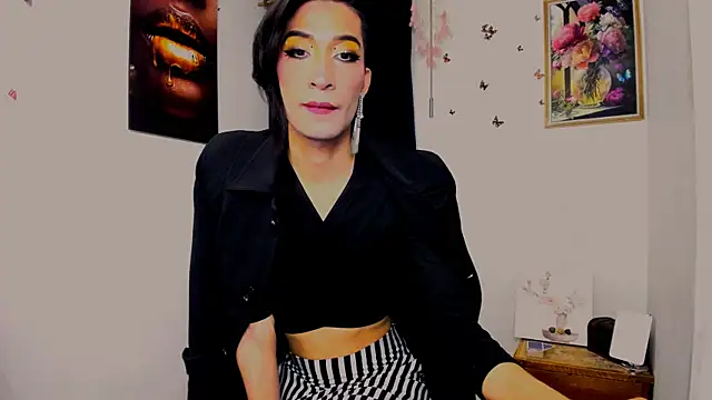 Snapshot of NovaNyx11 chatting on February 22, 1:44 am NovaNyx11 online show from February 22, 1:44 am