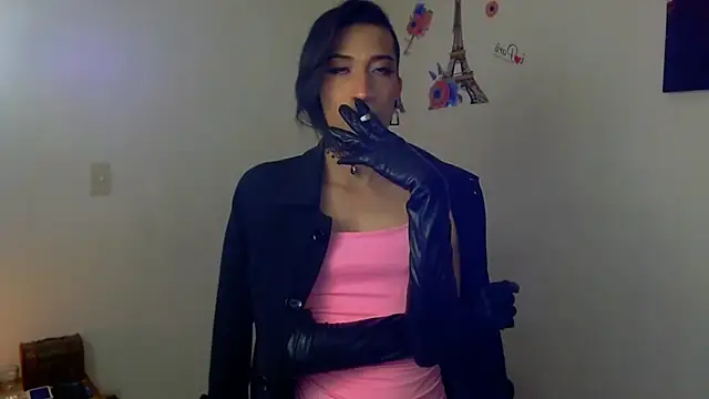 Snapshot of NovaNyx11 chatting on October 4, 9:24 pm NovaNyx11 online show from October 4, 9:24 pm