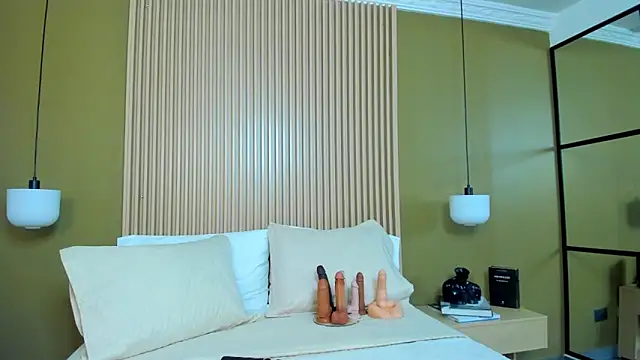 Snapshot of JessyCream chatting on April 13, 8:47 pm JessyCream online show from April 13, 8:47 pm