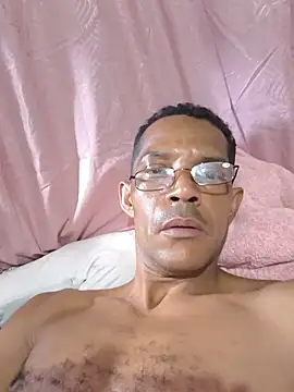 Snapshot of Renato571 chatting on July 18, 5:06 pm Renato571 online show from July 18, 5:06 pm