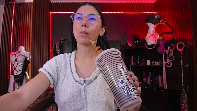 XiaQueen online show from November 25, 11:32 am