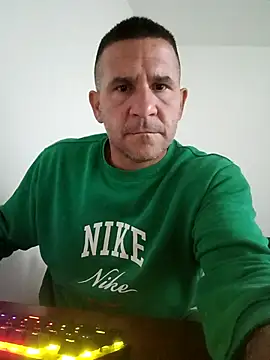 Mister1985 online show from October 8, 6:27 pm