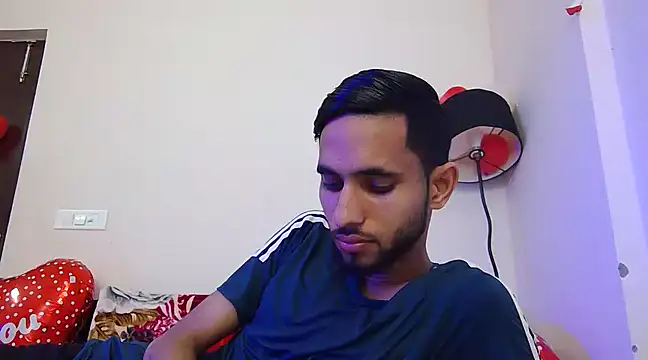 Snapshot of Queen_Couple chatting on February 18, 9:10 am Queen Couple online show from February 18, 9:10 am