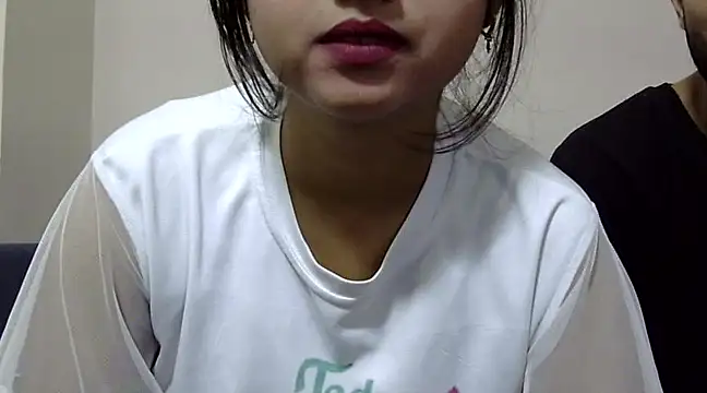 Snapshot of Queen_Couple chatting on March 2, 5:33 am Queen Couple online show from March 2, 5:33 am