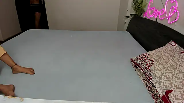 Snapshot of Queen_Couple chatting on September 24, 5:11 am Queen Couple online show from September 24, 5:11 am