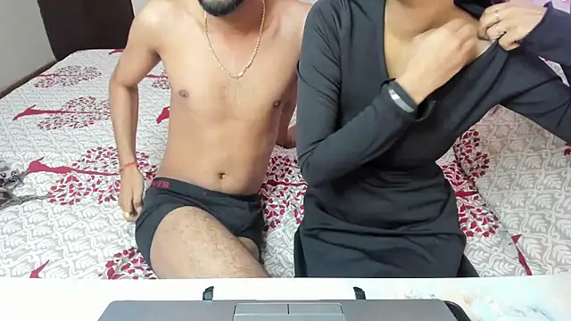 Queen Couple online show from December 18, 4:40 am