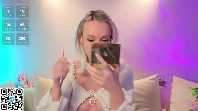 Snapshot of Anadeyaaa chatting on November 9, 11:03 pm Anadeyaaa online show from November 9, 11:03 pm