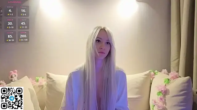 Snapshot of Anadeyaaa chatting on December 15, 1:10 am Anadeyaaa online show from December 15, 1:10 am