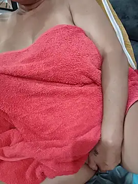 Snapshot of thefuckingowneroftits chatting on April 25, 8:06 am thefuckingowneroftits online show from April 25, 8:06 am