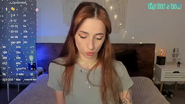 Maria Moonlight online show from April 29, 1:59 pm