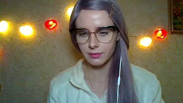 Snapshot of LuminousLady chatting on February 14, 4:26 am LuminousLady online show from February 14, 4:26 am