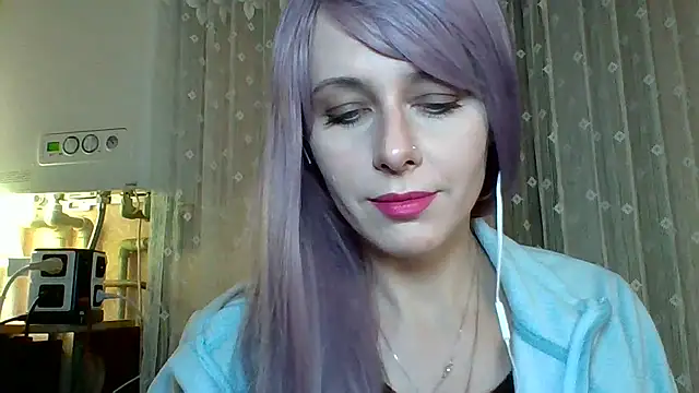 Snapshot of LuminousLady chatting on February 17, 7:42 pm LuminousLady online show from February 17, 7:42 pm