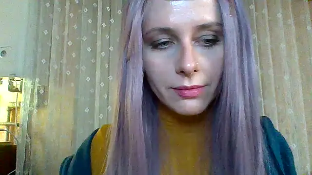 Snapshot of LuminousLady chatting on February 18, 10:36 pm LuminousLady online show from February 18, 10:36 pm