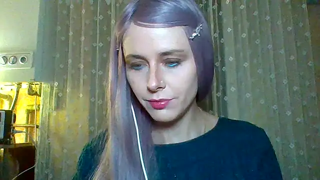 Snapshot of LuminousLady chatting on February 28, 6:41 pm LuminousLady online show from February 28, 6:41 pm