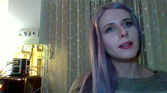 Snapshot of LuminousLady chatting on March 2, 10:59 pm LuminousLady online show from March 2, 10:59 pm