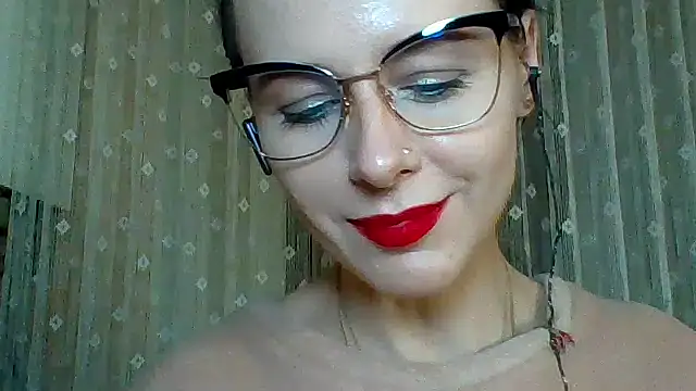 Snapshot of LuminousLady chatting on March 19, 9:37 pm LuminousLady online show from March 19, 9:37 pm