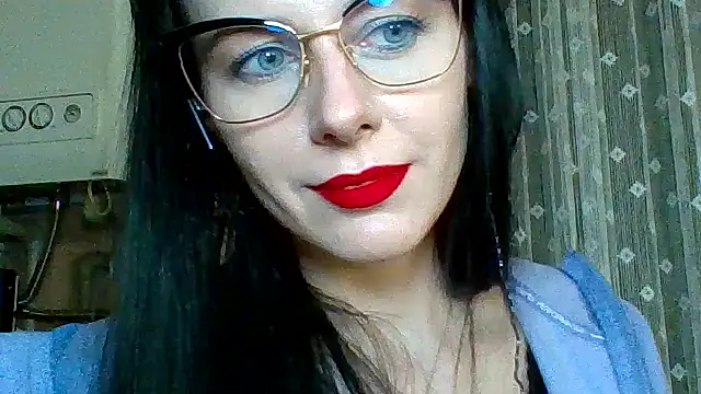 Snapshot of LuminousLady chatting on March 20, 8:51 pm LuminousLady online show from March 20, 8:51 pm