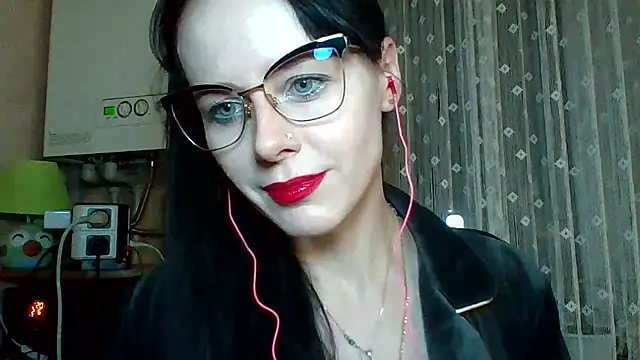 Snapshot of LuminousLady chatting on March 21, 7:13 pm LuminousLady online show from March 21, 7:13 pm