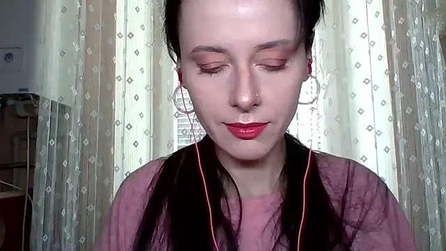 Snapshot of LuminousLady chatting on September 9, 7:30 am LuminousLady online show from September 9, 7:30 am