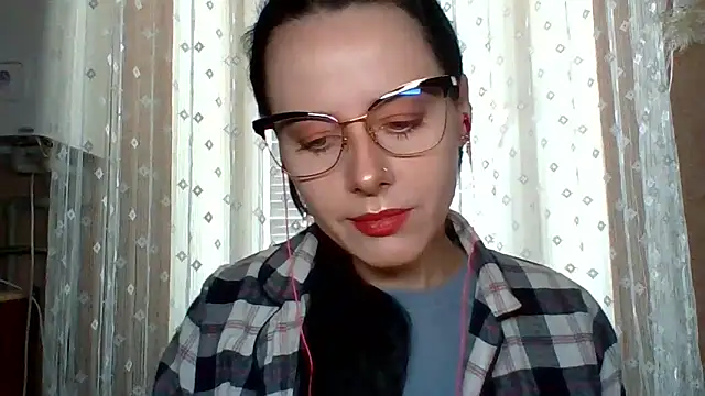 Snapshot of LuminousLady chatting on September 11, 7:30 am LuminousLady online show from September 11, 7:30 am