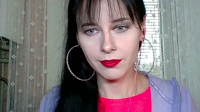 Snapshot of LuminousLady chatting on October 10, 1:32 pm LuminousLady online show from October 10, 1:32 pm