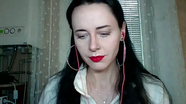 Snapshot of LuminousLady chatting on October 23, 7:07 am LuminousLady online show from October 23, 7:07 am