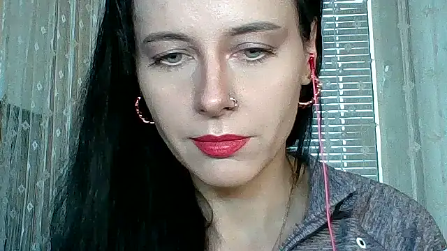 Snapshot of LuminousLady chatting on November 14, 12:37 pm LuminousLady online show from November 14, 12:37 pm