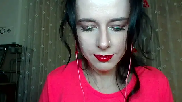 Snapshot of LuminousLady chatting on December 13, 7:53 pm LuminousLady online show from December 13, 7:53 pm