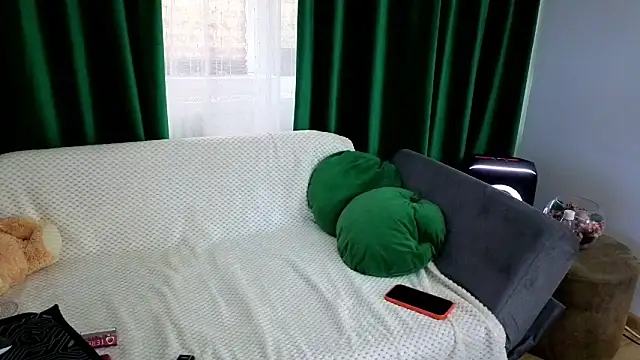 SweetAnia  online show from April 21, 11:16 am