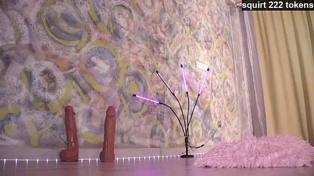 Snapshot of queeneliaa chatting on March 11, 10:18 am queeneliaa online show from March 11, 10:18 am