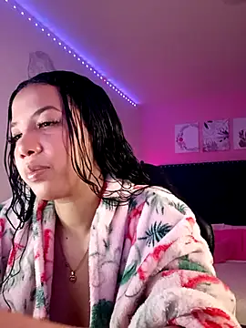 SallyWhitee online show from January 6, 4:16 am