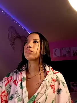 SallyWhitee online show from February 17, 5:26 am