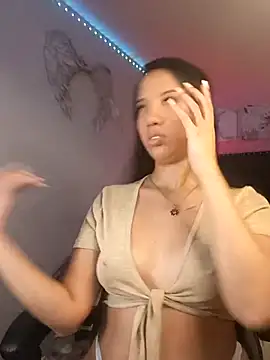 SallyWhitee online show from April 23, 5:52 am