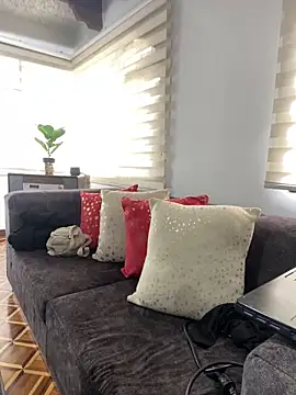 Snapshot of Valu_euphoria chatting on February 6, 5:51 pm Valu euphoria online show from February 6, 5:51 pm