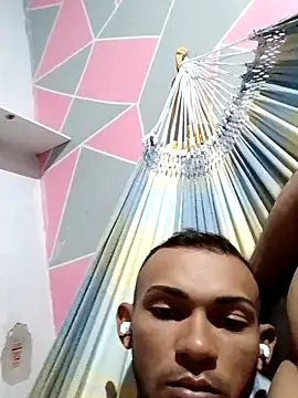 Snapshot of ery03 chatting on February 6, 9:07 pm ery03 online show from February 6, 9:07 pm